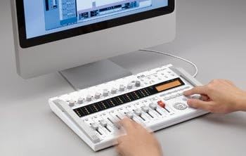 Zoom R16 Multitrack SD Recorder Controller Interface