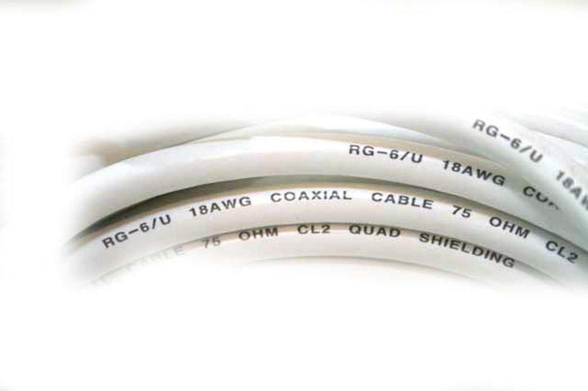 Monoprice 104057 RG6 Quad Shield Coaxial Cable 3ft