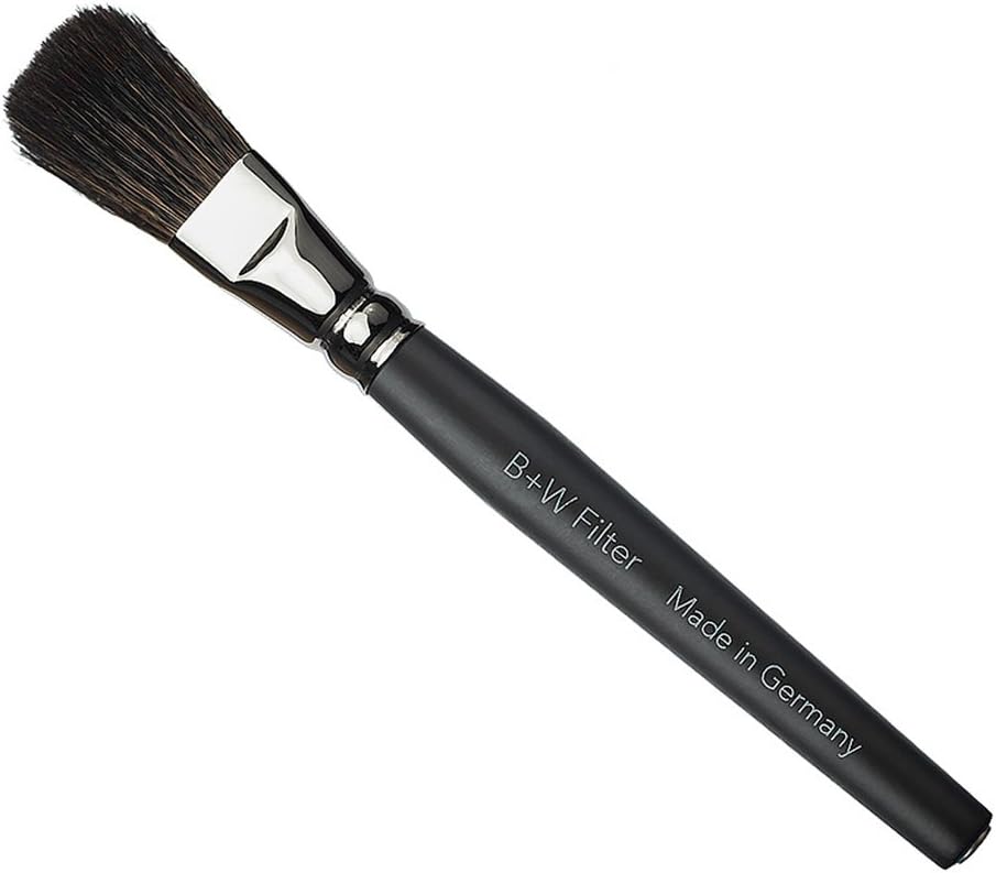B+W 1085778 Lens Cleaning Brush with Magnet