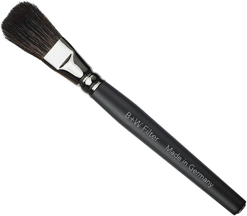 B+W 1085778 Lens Cleaning Brush with Magnet — main product image