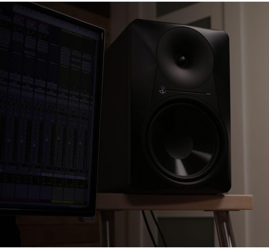 Mackie MR624 6.5" Powered Studio Monitor