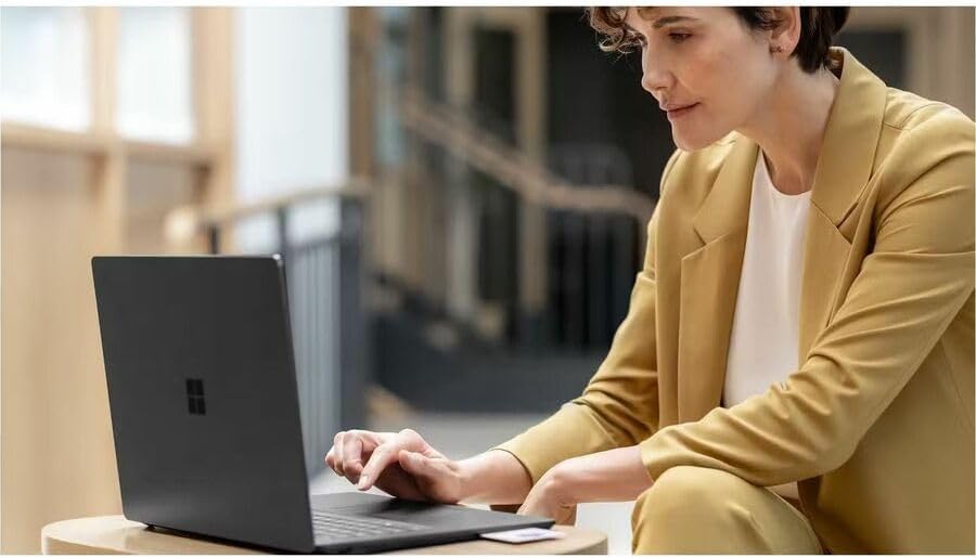 Microsoft ZLH-00001 Surface Laptop 6 - 15" i5, 512GB SSD