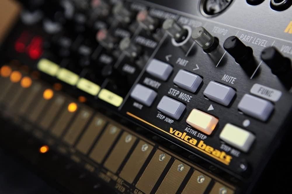 Korg VOLCABEATS Analog Rhythm Machine/Synthesizer