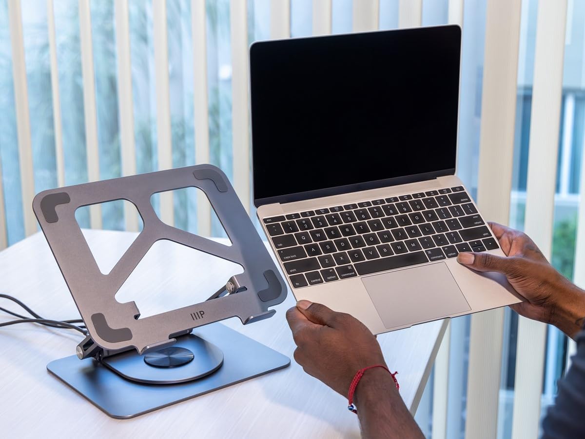 Monoprice 44729 6-in-1 Z-Fold Laptop USB-C Dock