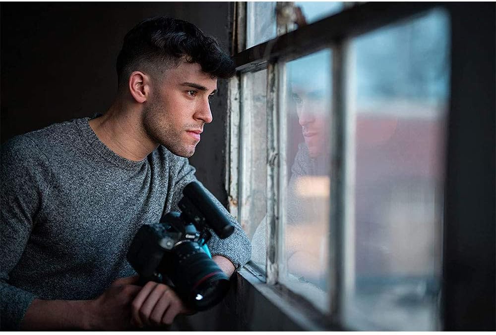 Sennheiser MKE 400 Shotgun Microphone Bundle Tripod