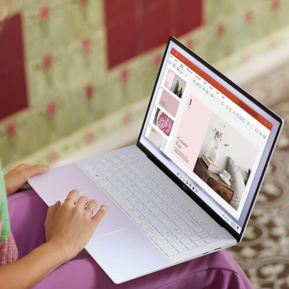 LG 16Z90RS-K.ADW8U1 Gram Style 16" OLED i7 Laptop