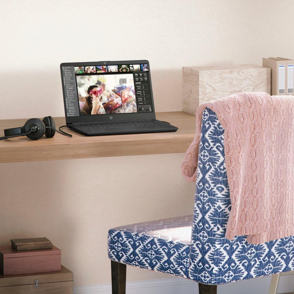 HP HP 14 Ryzen 7 Touchscreen Laptop