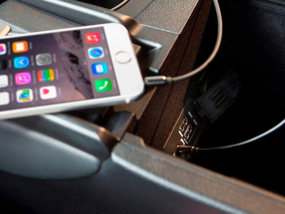 Monoprice 118629 Onyx Series 3.5mm TRS Auxiliary Audio Cable