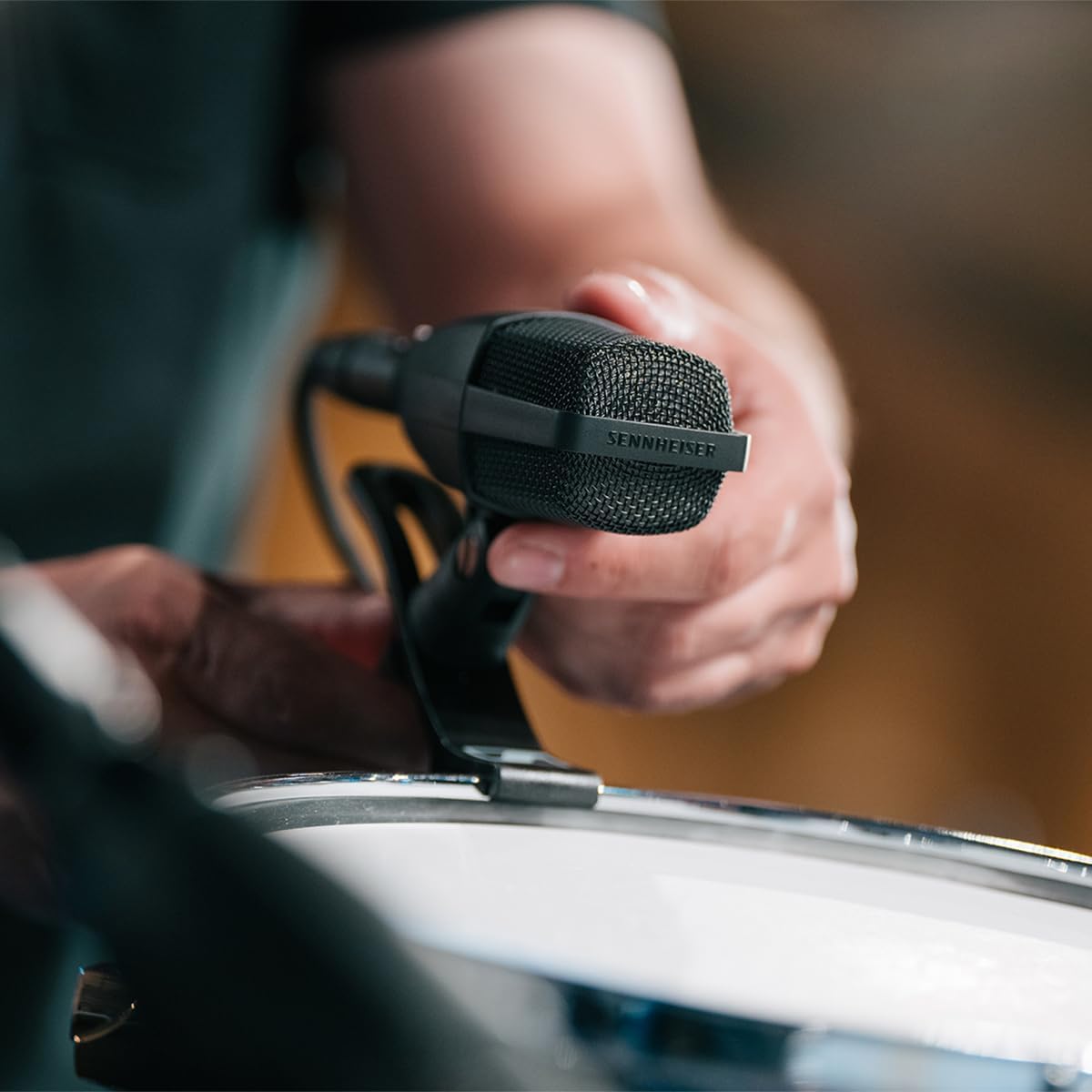 Sennheiser 700368 MD 421 Kompakt Microphone + Clamp