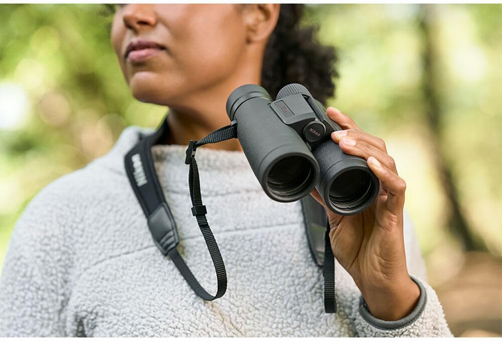Nikon 16767 Monarch M5 8x42 Waterproof Binoculars Bundle
