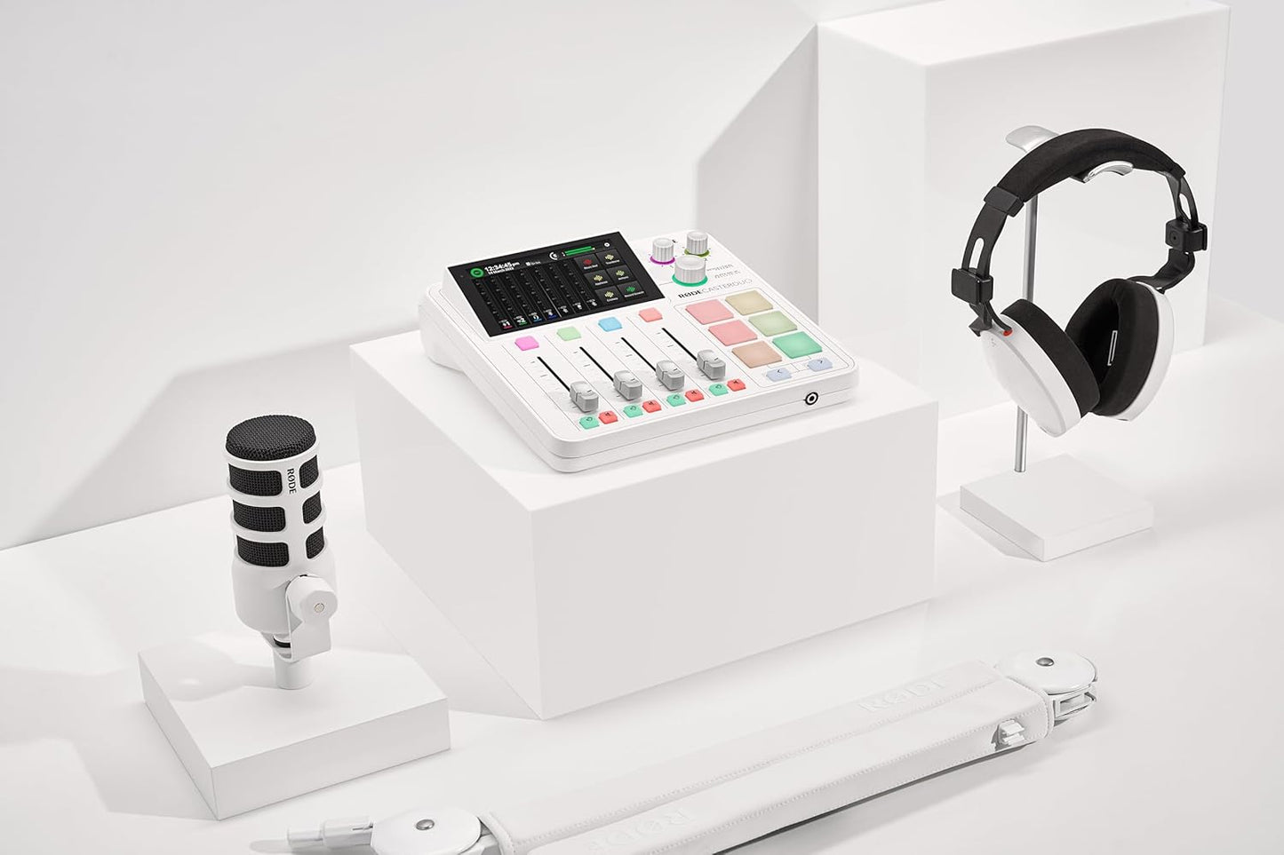 Rode PODMICW White Dynamic Broadcast Microphone