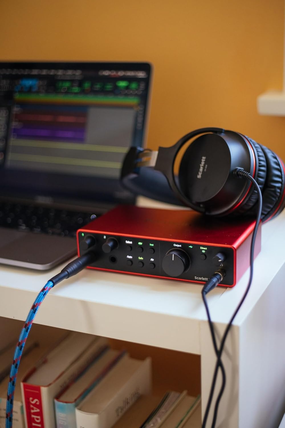 Focusrite Scarlett 2i2 Studio 4th Gen USB Audio Interface Kit