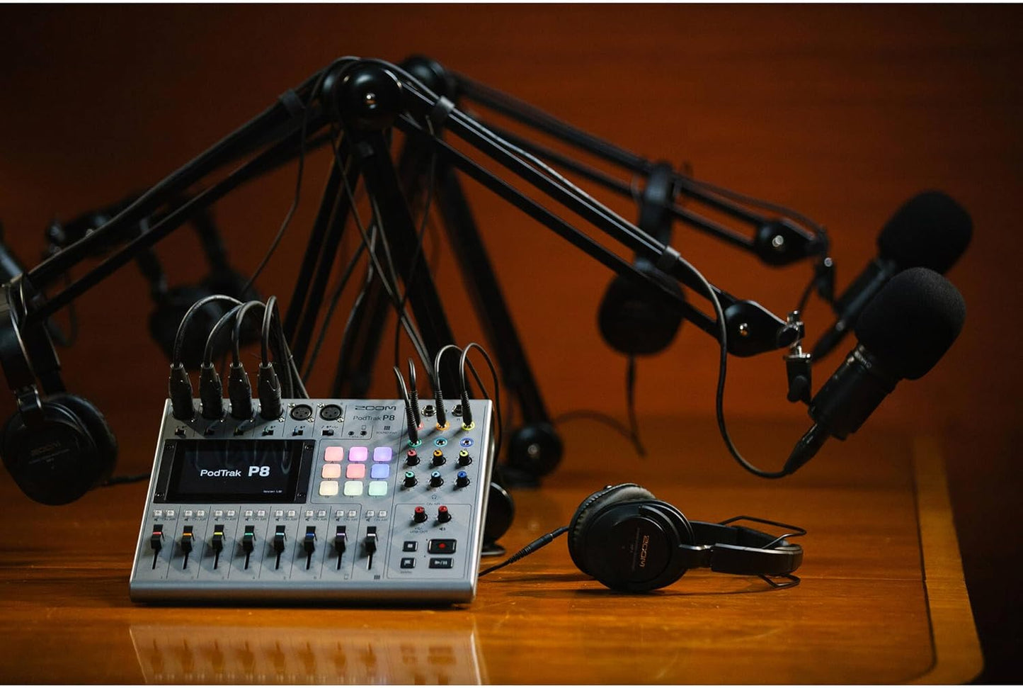 Zoom PodTrak P8 Portable Podcast Recorder Bundle