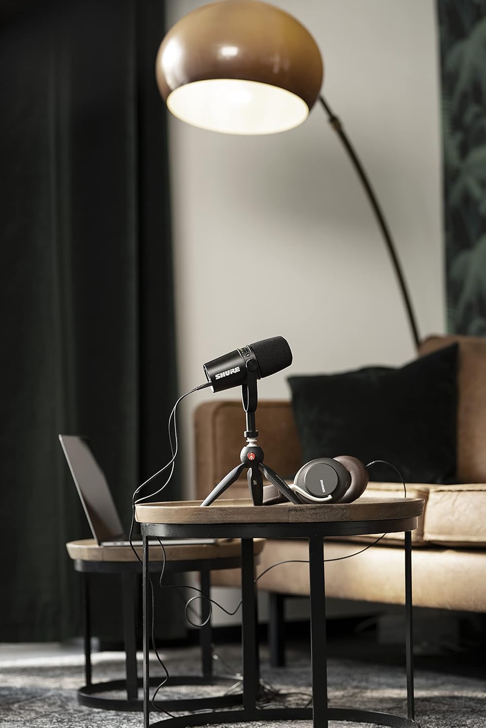 Shure MV7-K-BNDL USB Podcast Microphone with Tripod