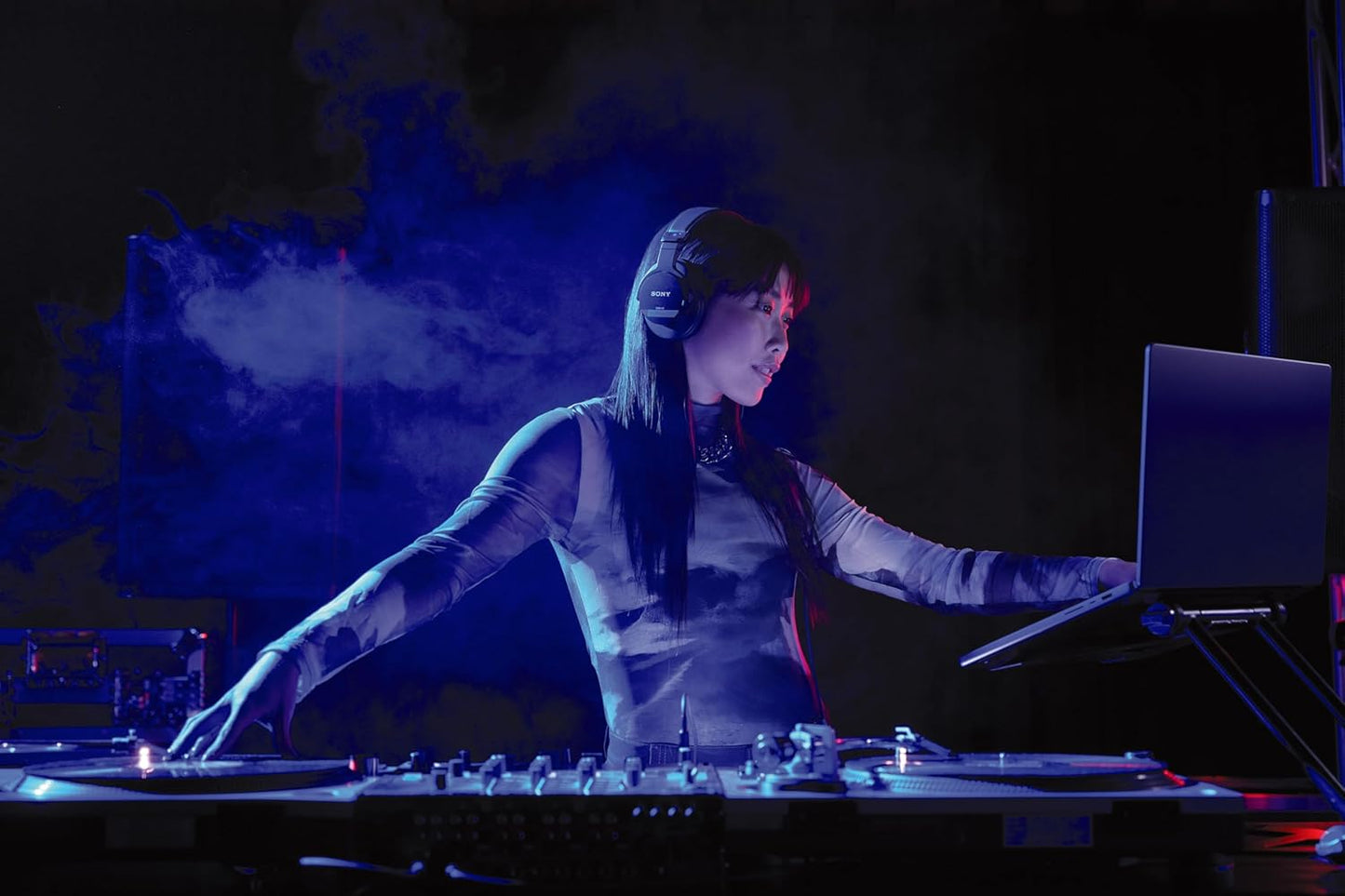 Sony MDR-M1 Professional Closed Monitor Headphones