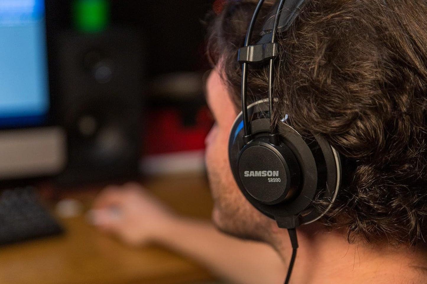Samson SR990 Studio Reference Closed-Back Headphones