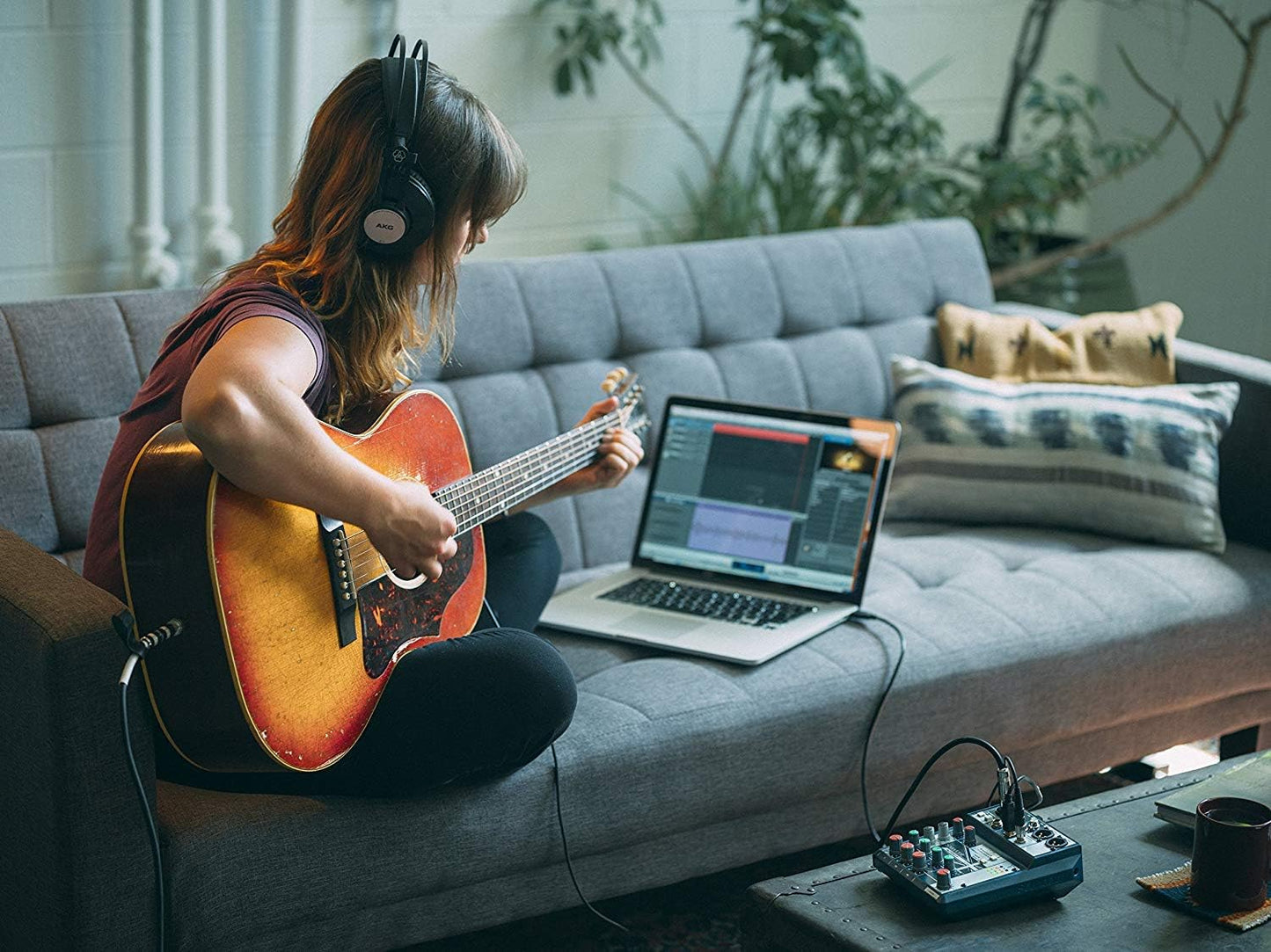 Soundcraft Notepad-5 5-Channel Mixer USB Audio Interface