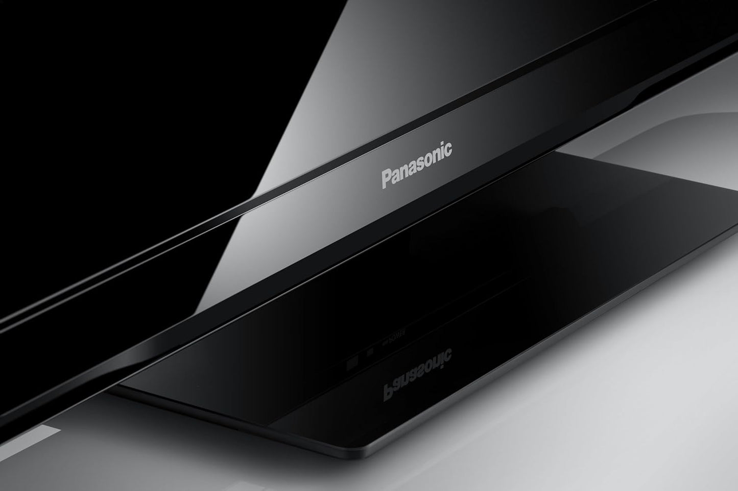 Panasonic TC-L32C3 32-Inch 720p LCD HDTV VIERA