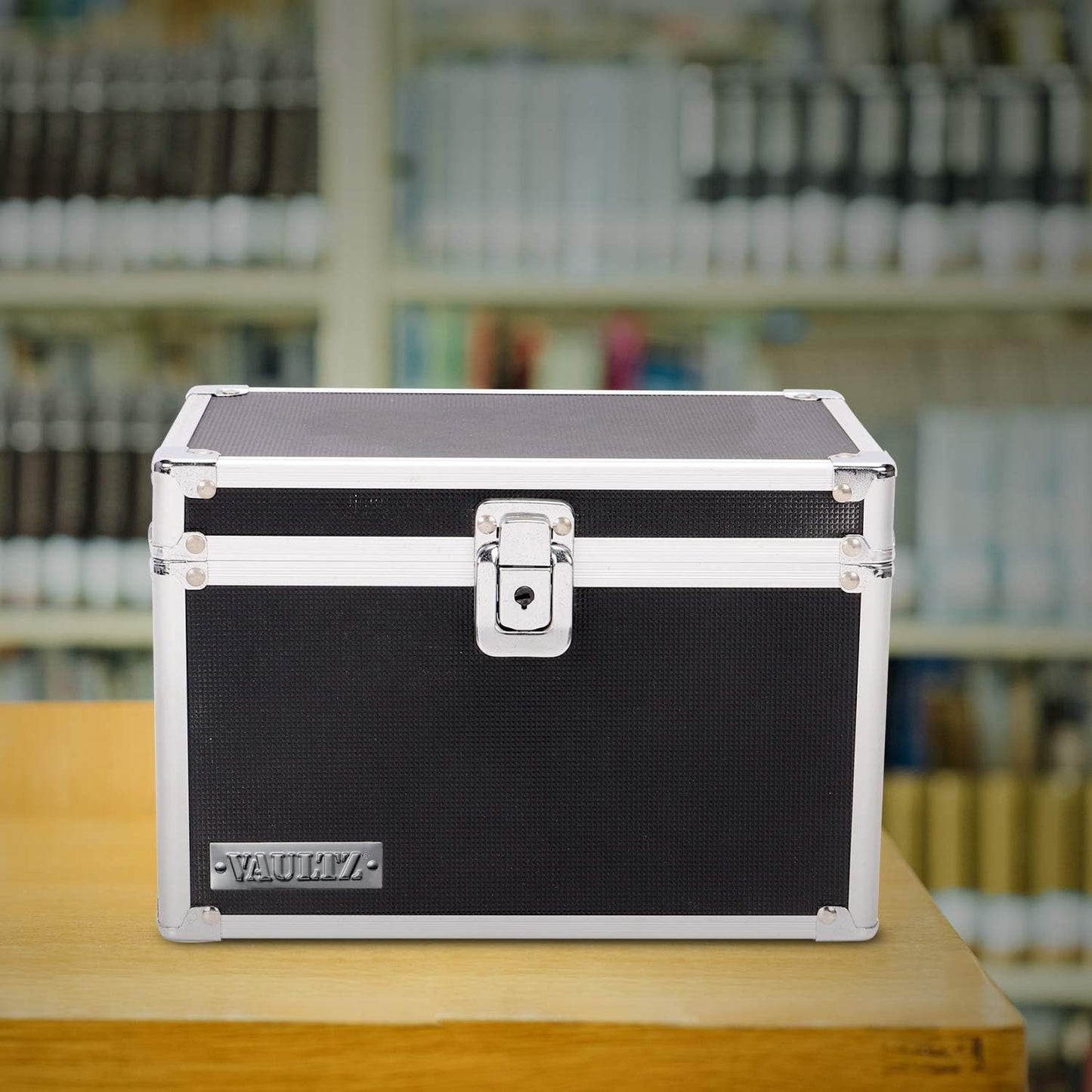 Vaultz VZ01280 Lockable Index Card Holder, 5x8 Organizer Box