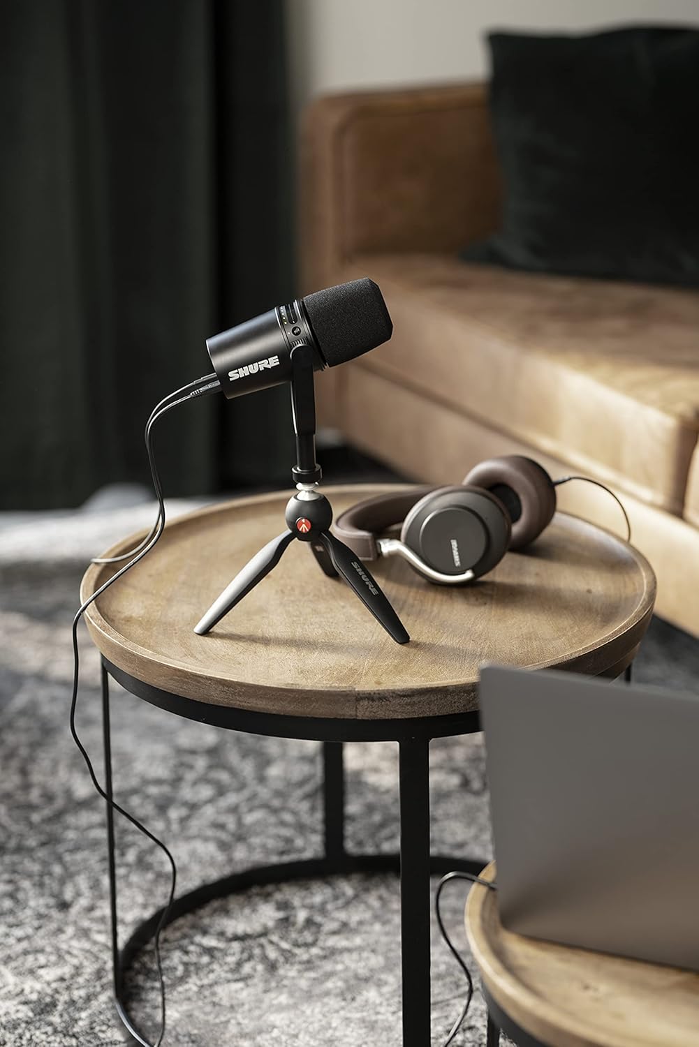 Shure MV7-K-BNDL USB Podcast Microphone with Tripod