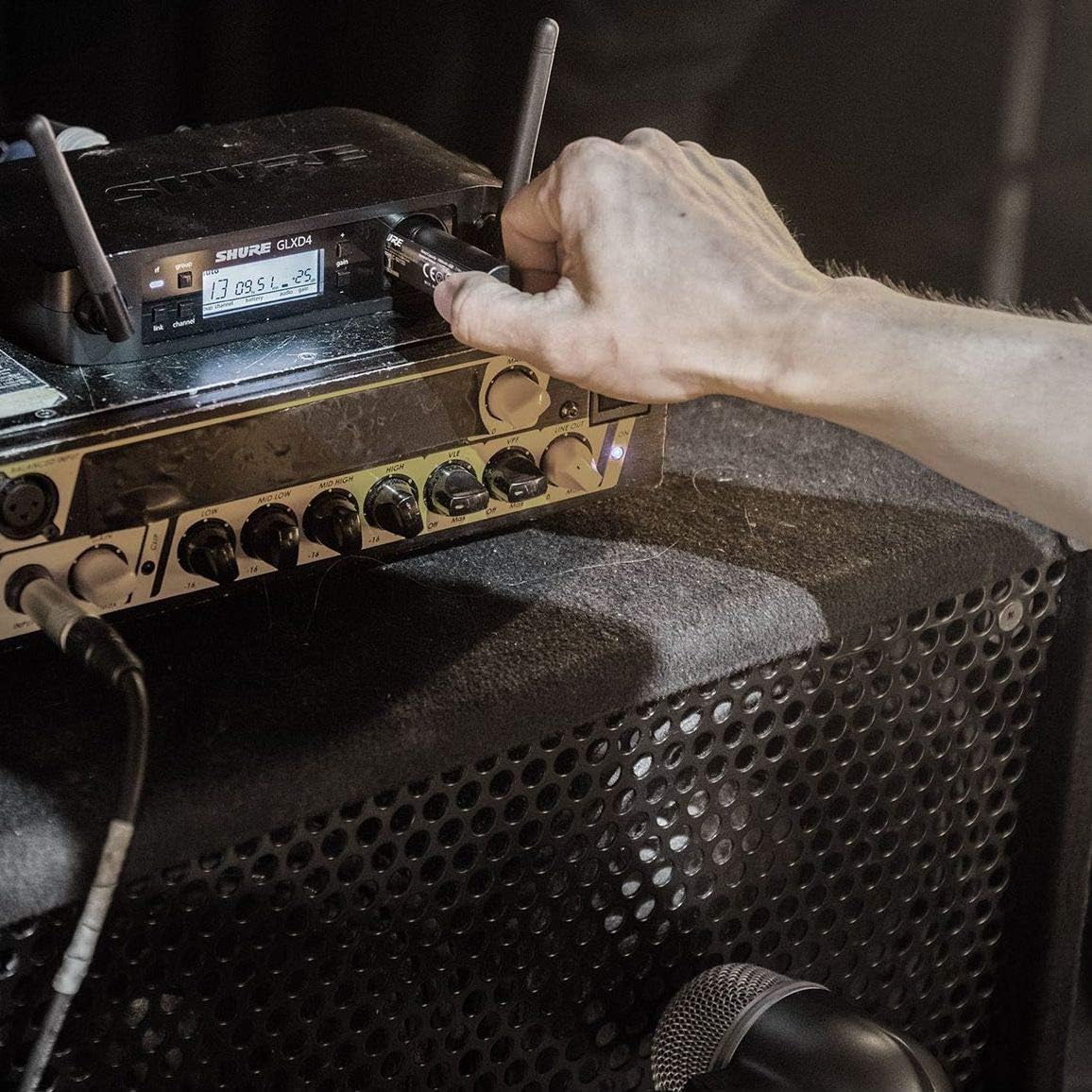 Shure BETA 52A Supercardioid Dynamic Kick Drum Microphone