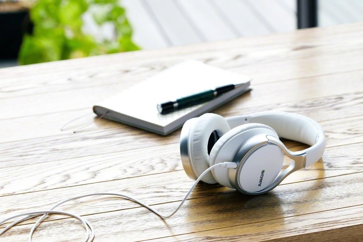 Sony MDR10R/WHI Hi-Res Stereo Headphones - White