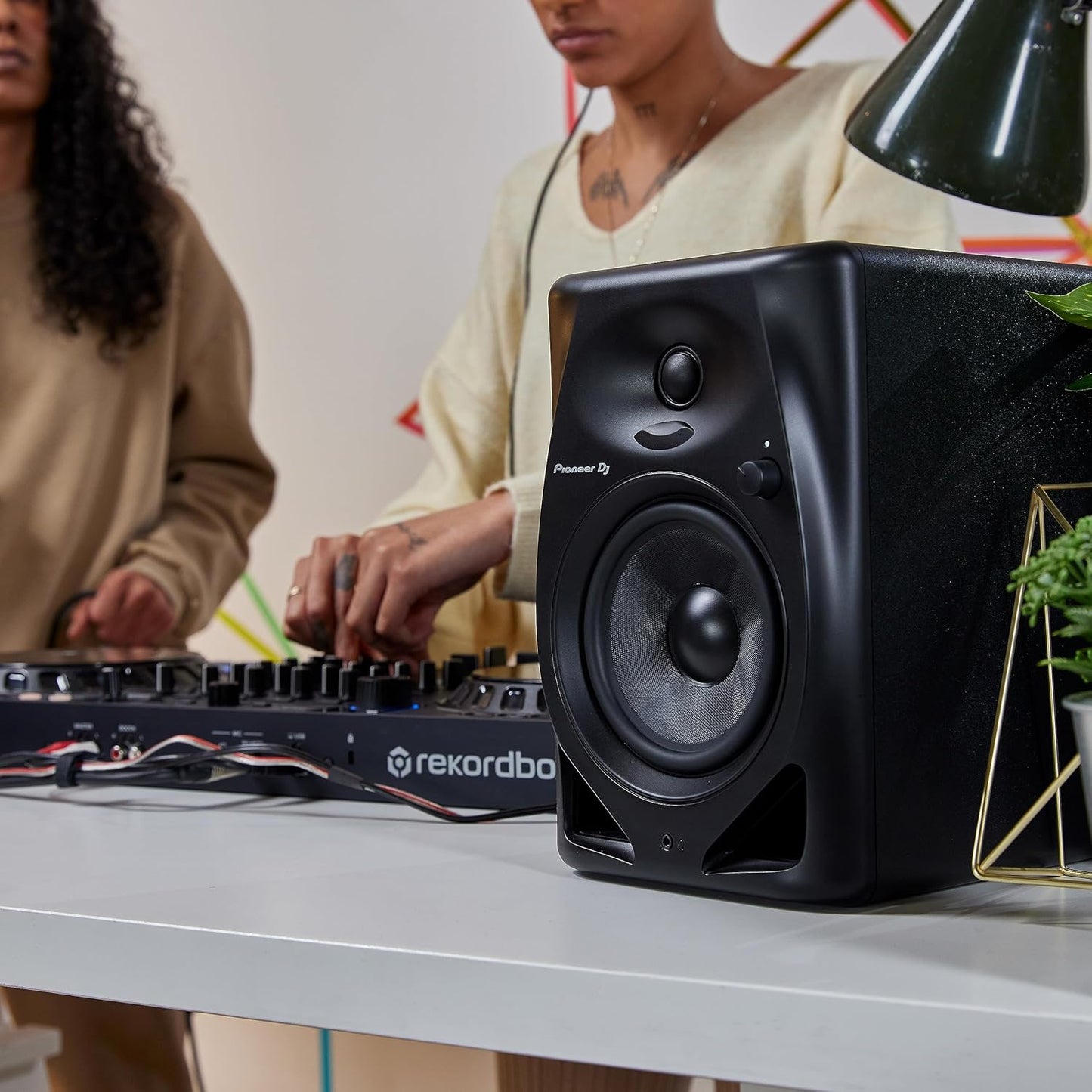 Pioneer DJ DM-50D 5-inch Active Studio Monitor