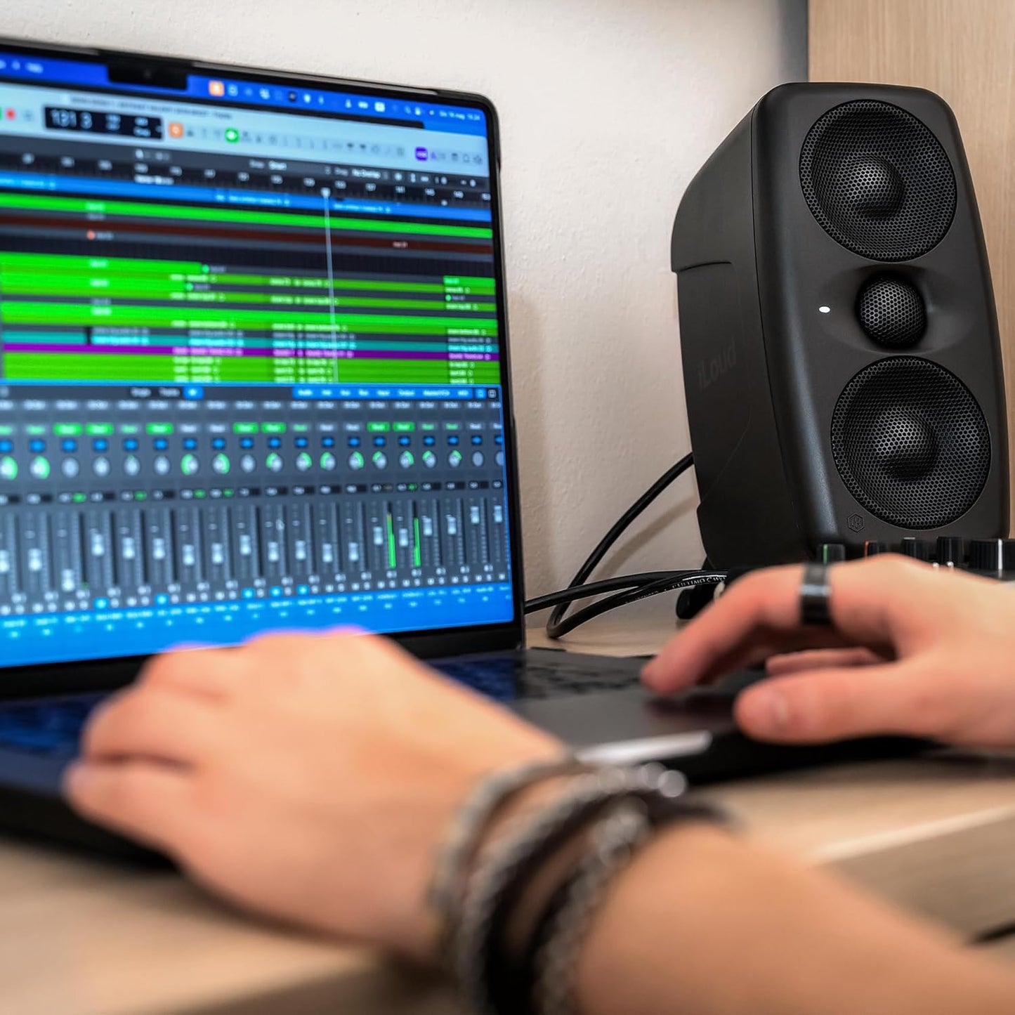 IK Multimedia iLoud MTM MKII Pair Studio Monitors