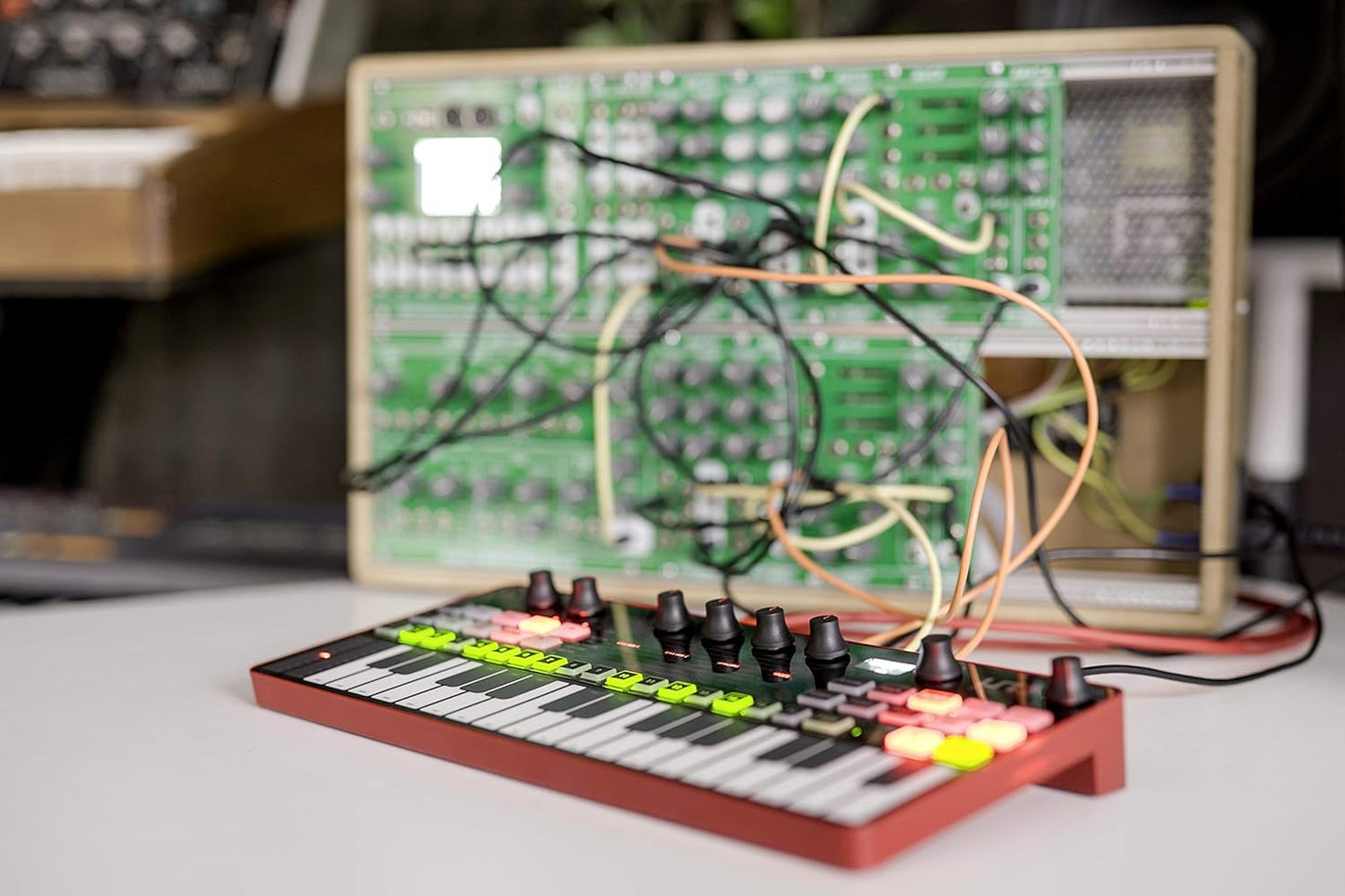 IK Multimedia IP-UNO-SYNTHPRODT UNO Synth Pro Synthesizer