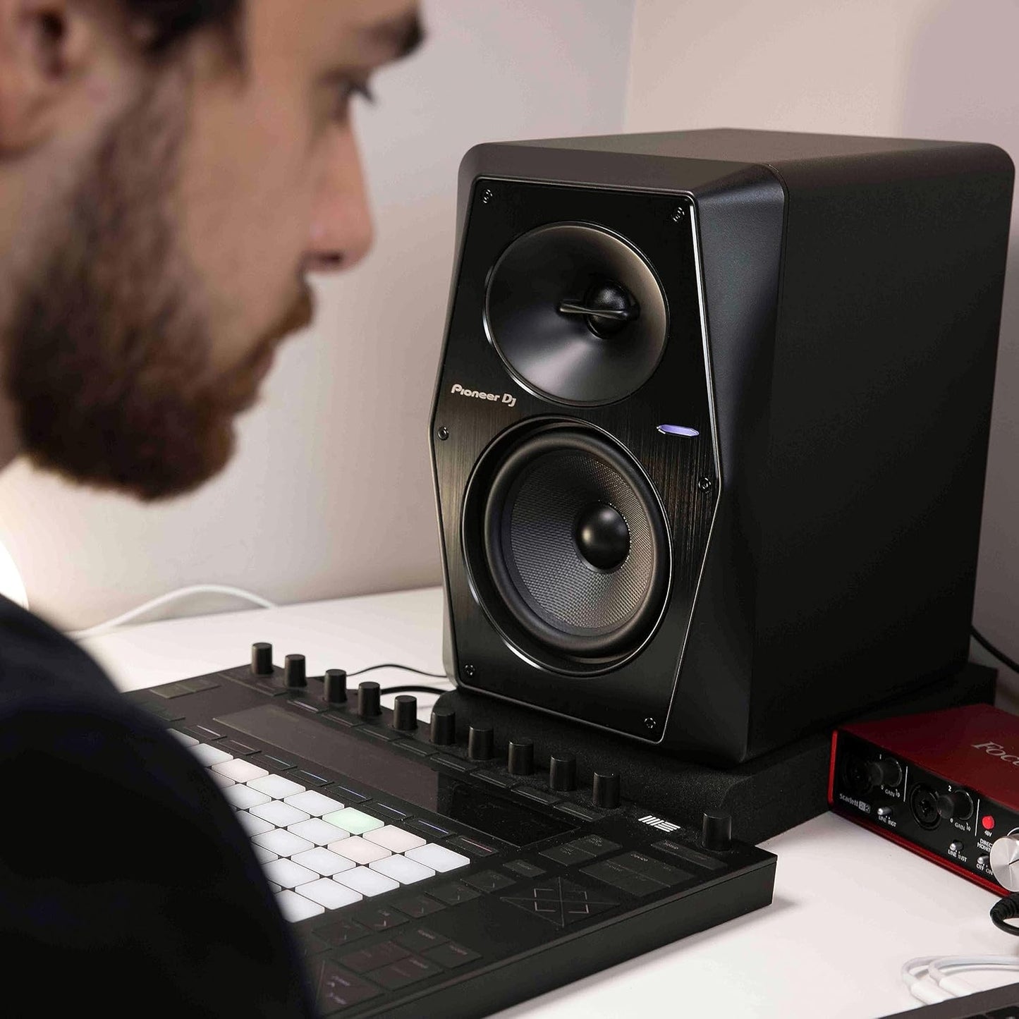 Pioneer DJ VM-70PDJ 6.5-inch Active Monitor Speaker Black