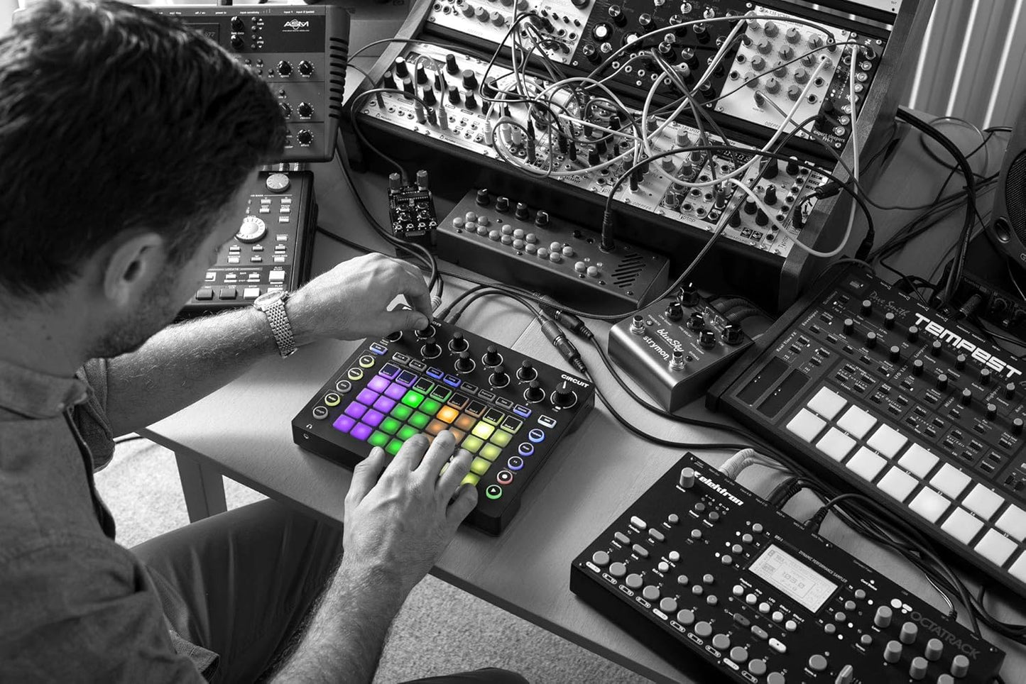 Novation Circuit Groove Box Sampler, Synth & Drum Machine