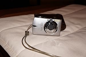 Canon 9885A001 Powershot SD500 7.1MP Digital Elph Camera