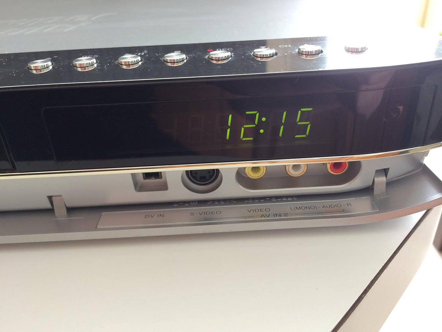 LG DR1F9H DVD Recorder HDMI Output and Memory Card Slot