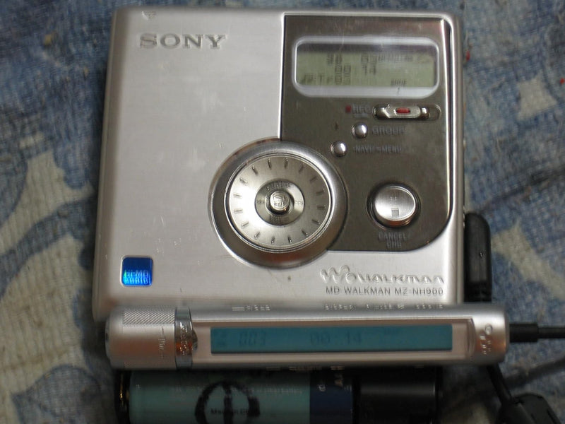 Sony MZNH900 Hi-MD MiniDisc Walkman Player — main product image