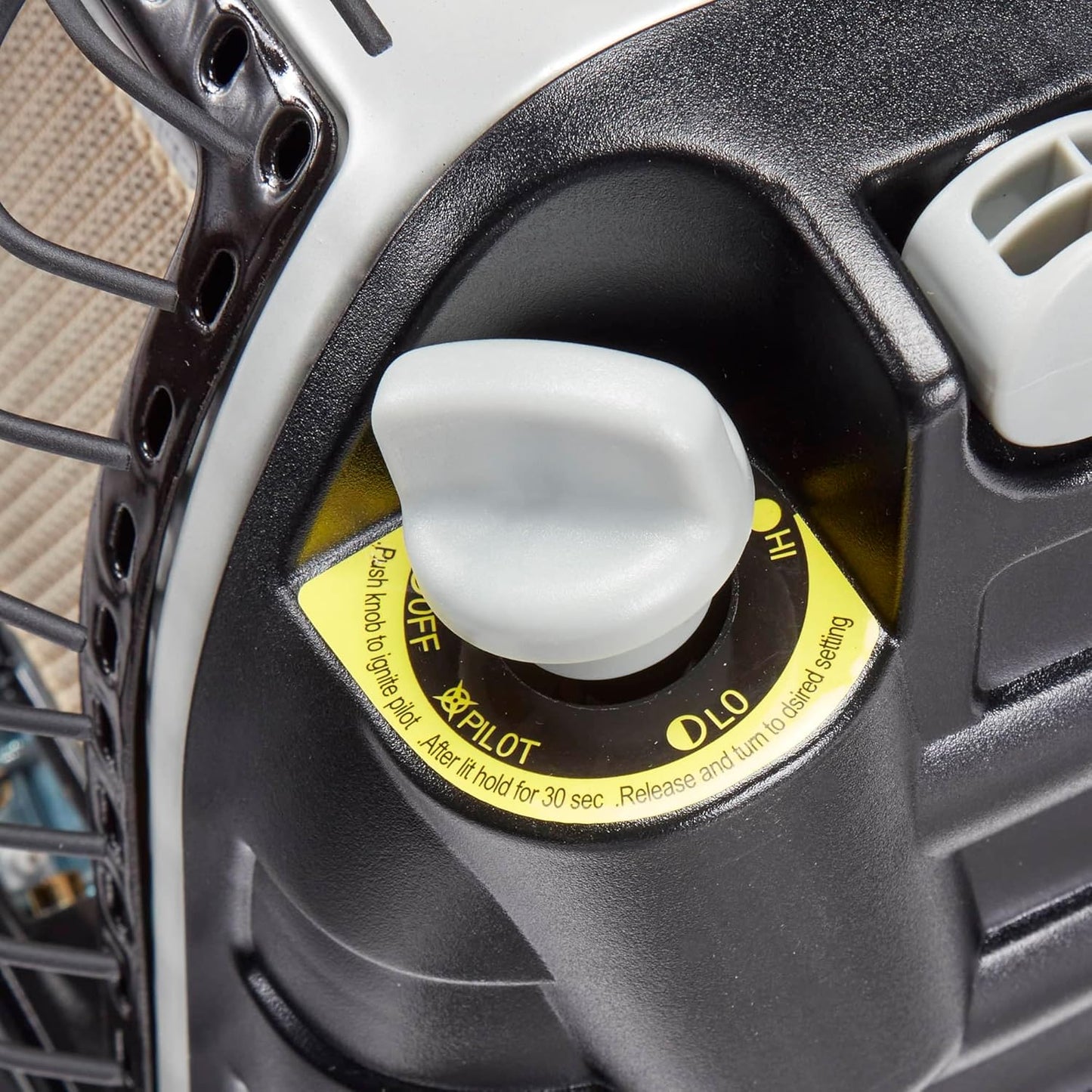 Avenger FBDPI9 Portable Propane Gas Outdoor Heater 9000 BTU