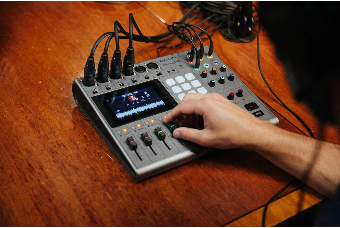Zoom PodTrak P8 Portable Podcast Recorder Bundle