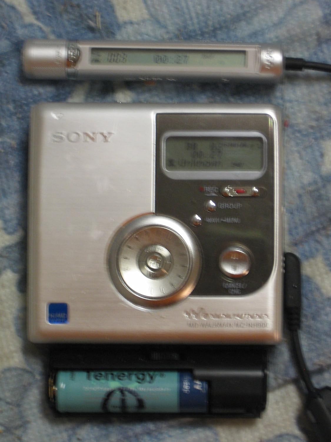 Sony MZNH900 Hi-MD MiniDisc Walkman Player