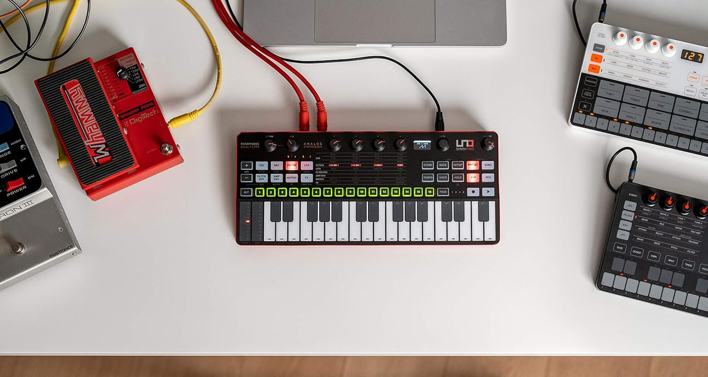 IK Multimedia IP-UNO-SYNTHPRODT UNO Synth Pro Synthesizer