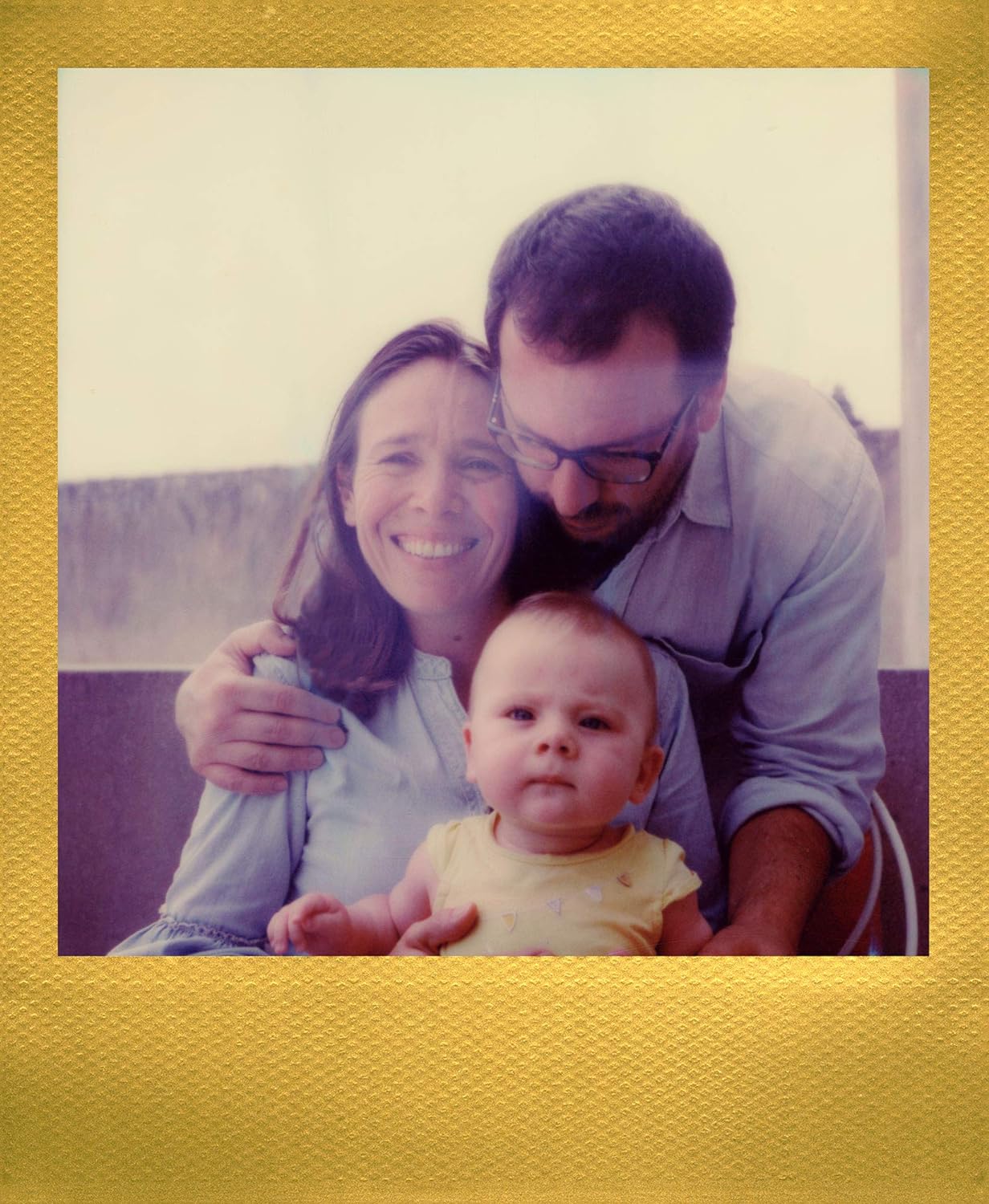 Polaroid Now Black Golden Film i-Type Instant Camera Bundle