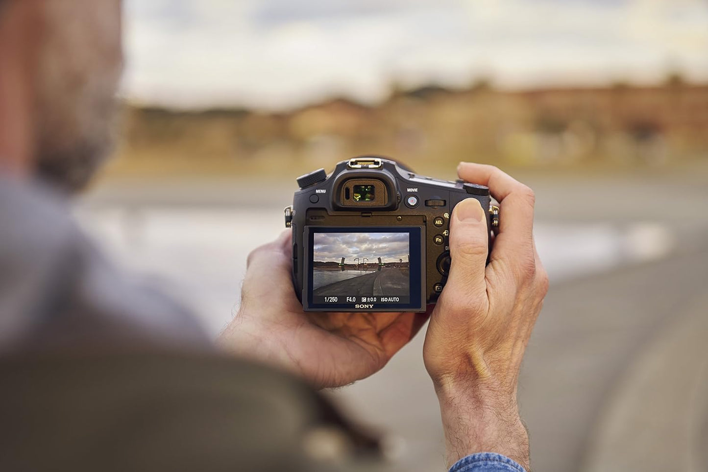 Sony DSC-RX10M3 Cyber-shot Digital Camera