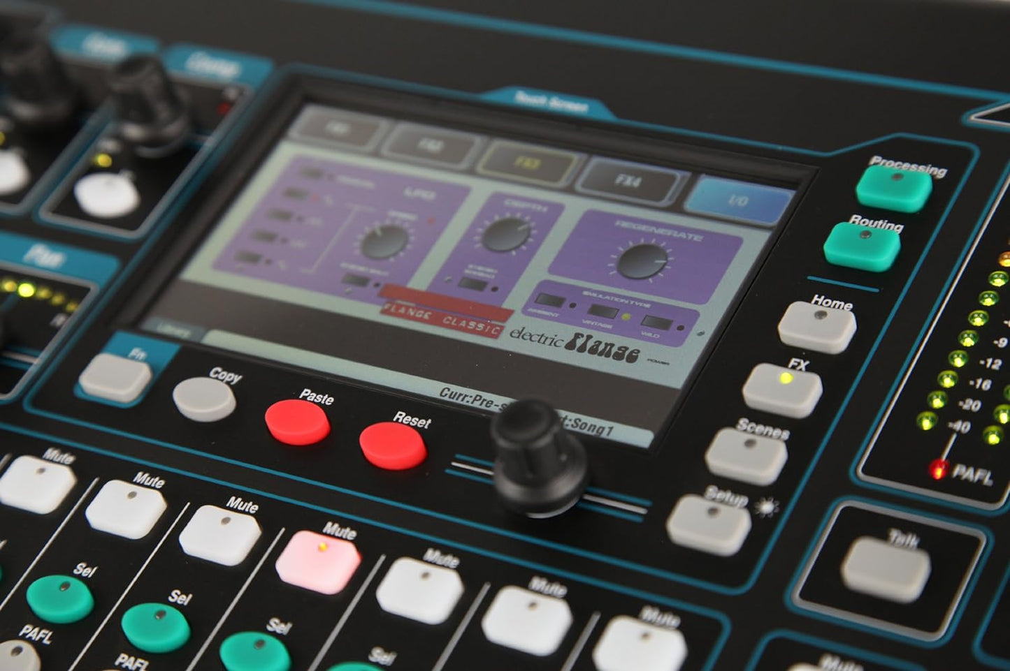 Allen & Heath Qu-16 Digital Mixer Rack Mountable