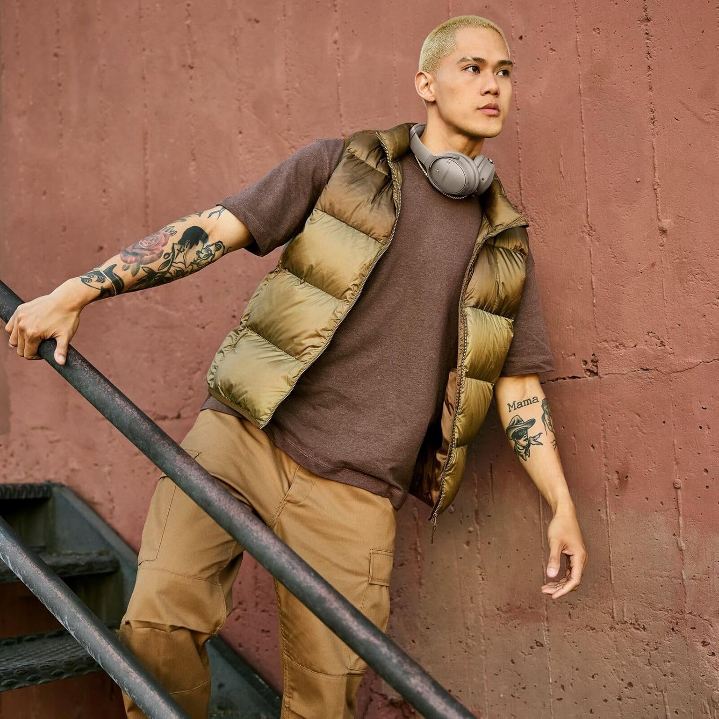 Bose 884367-1100 QuietComfort Headphones - Bluetooth, Noise Cancelling, Sandstone