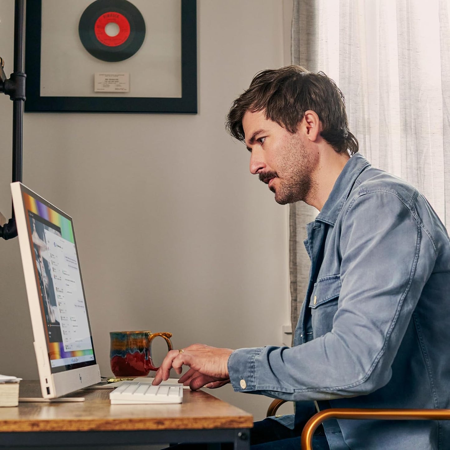 HP 24-cs0040 Envy Move 23.8" Portable All-in-One PC