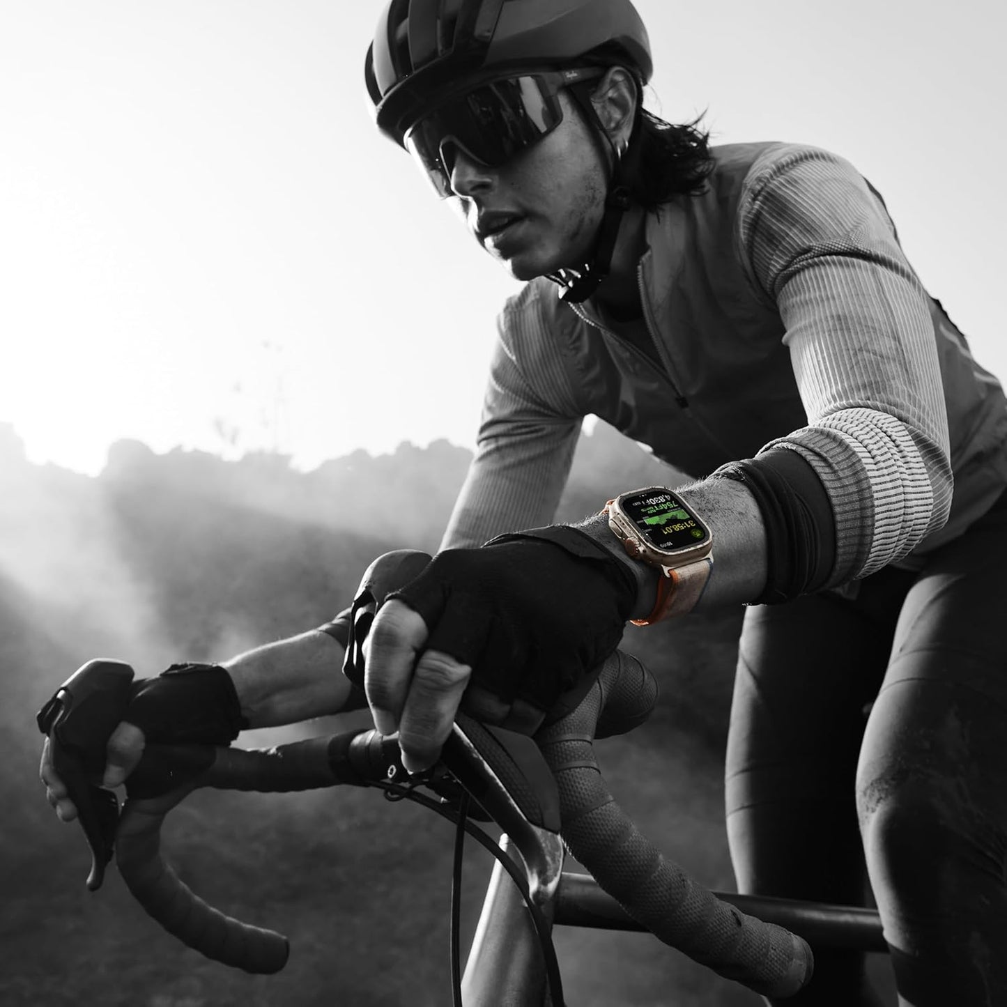 Apple Watch Ultra 2: 49mm GPS + Cellular Titanium (Renewed)