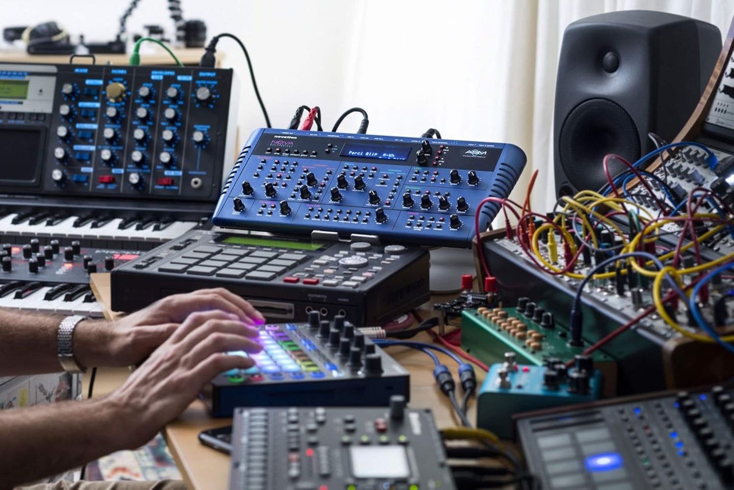 Novation Circuit Groove Box Sampler, Synth & Drum Machine
