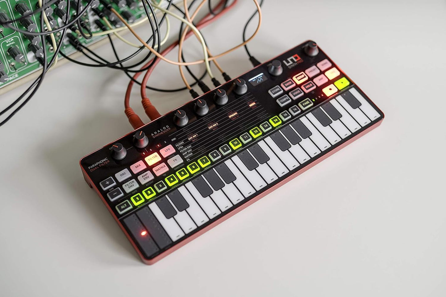 IK Multimedia IP-UNO-SYNTHPRODT UNO Synth Pro Synthesizer