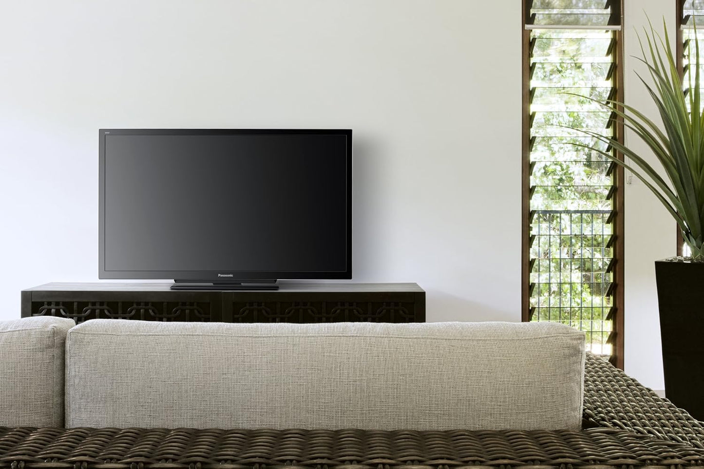Panasonic TC-L37DT30 37-Inch 3D 1080p LED HDTV