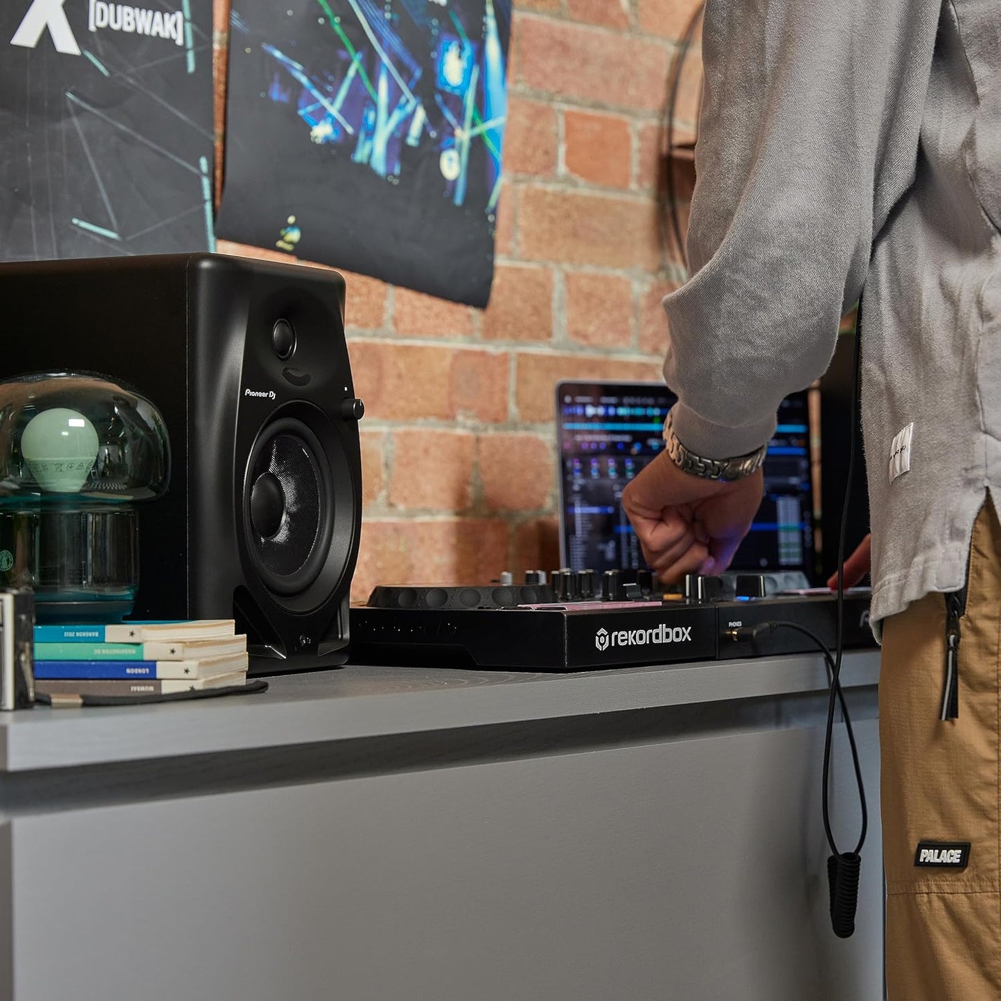 Pioneer DJ DM-50D 5-inch Active Studio Monitor