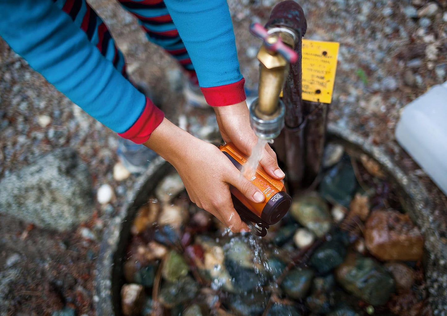 JVC GZ-RX670-D Everio R Wi-Fi Camcorder (Orange)