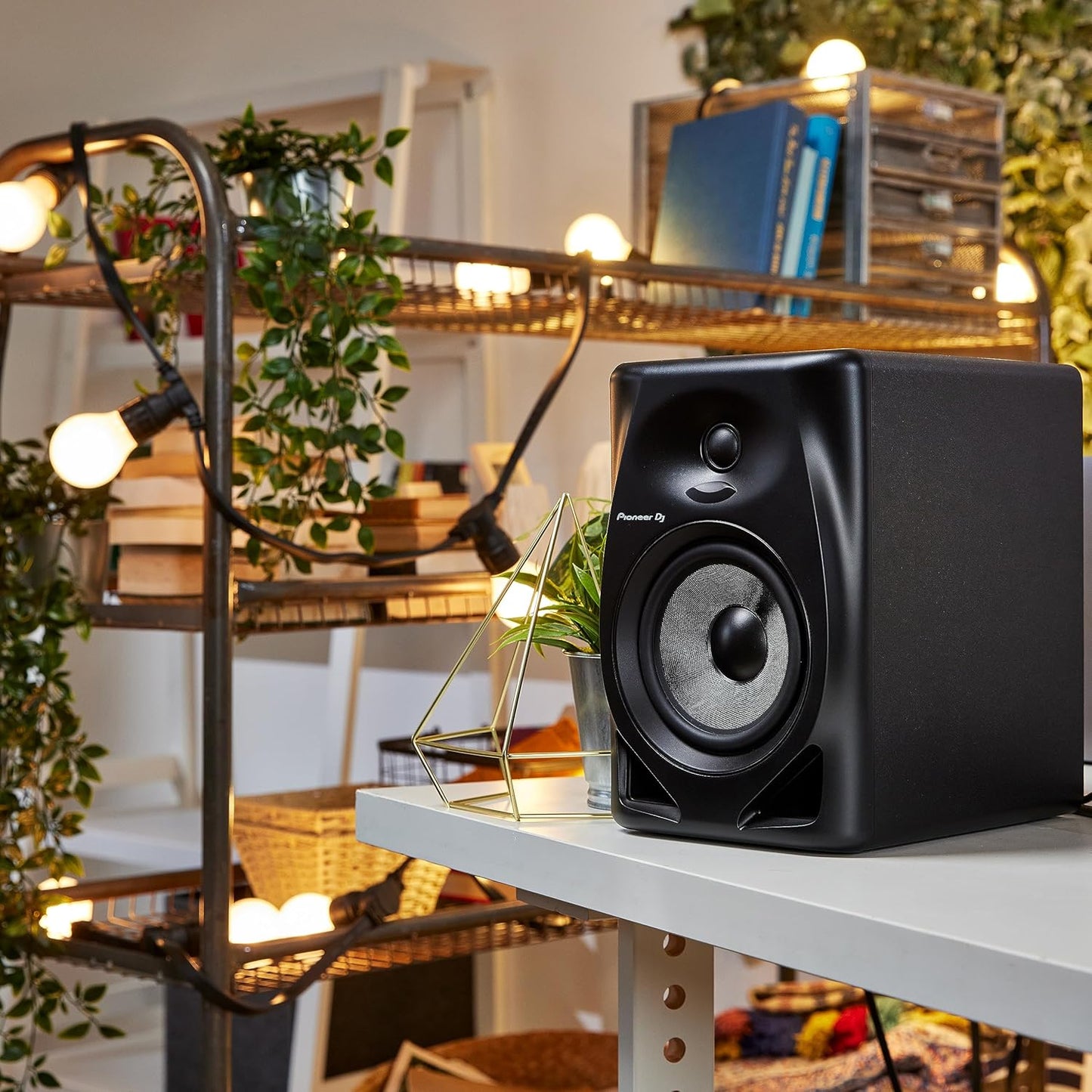 Pioneer DJ DM-50D 5-inch Active Studio Monitor